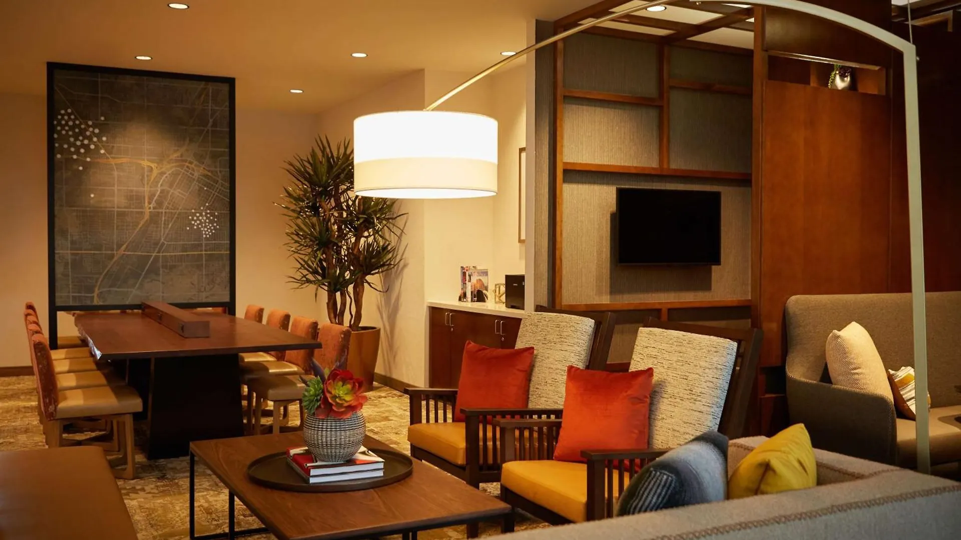 Hyatt Place Las Vegas At Silverton Village 3*,